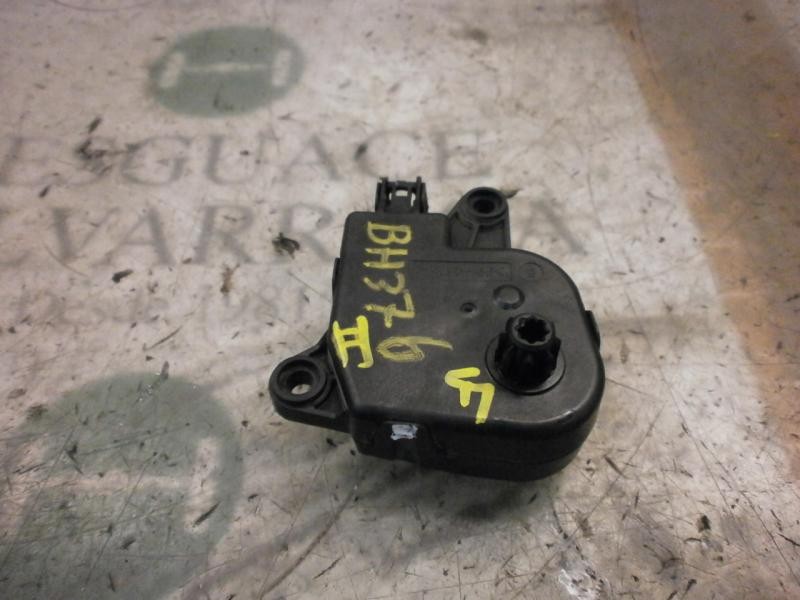 Recambio de motor apertura trampillas climatizador para chrysler voyager (rg) 2.5 crd se referencia OEM IAM   