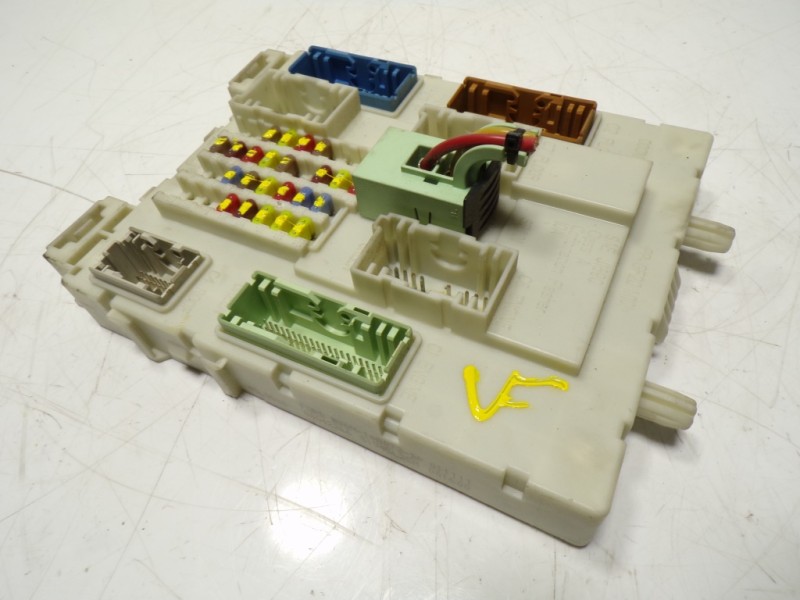 Recambio de caja reles / fusibles para ford focus lim. (cb8) 1.6 tdci cat referencia OEM IAM 2443670 J43J44J50 