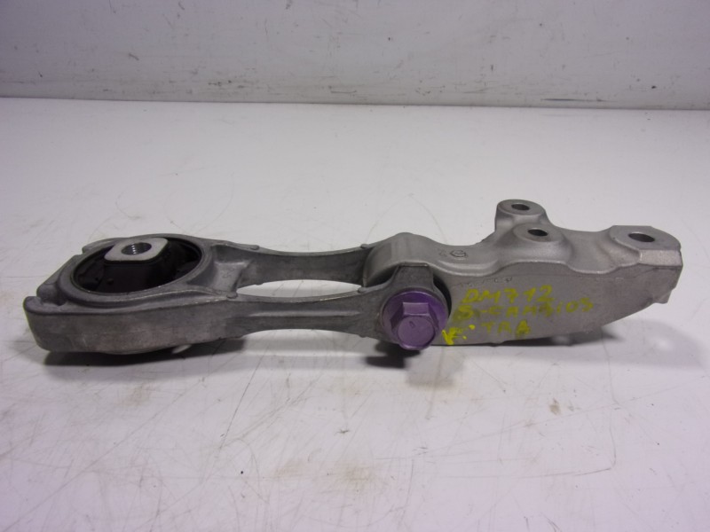 Recambio de soporte cambio para toyota yaris cross 1.5 vvti 16 v 55 kw referencia OEM IAM 12363F3060  