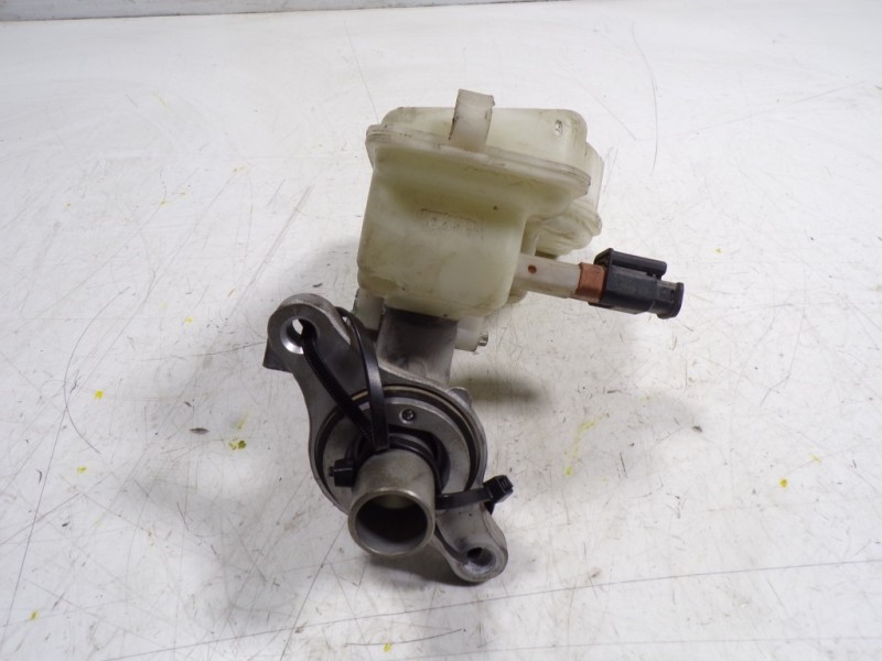 Recambio de bomba freno para citroën c3 picasso 1.4 16v referencia OEM IAM 4601R8 32069745 