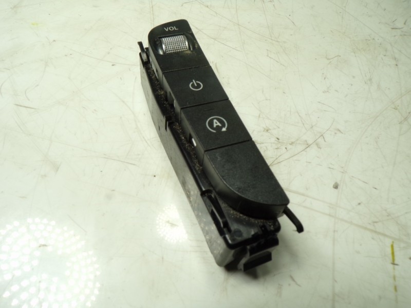 Recambio de mando multifuncion para mercedes-benz clase c (w205) familiar 2.1 cdi cat referencia OEM IAM A2139050102 A2139050102