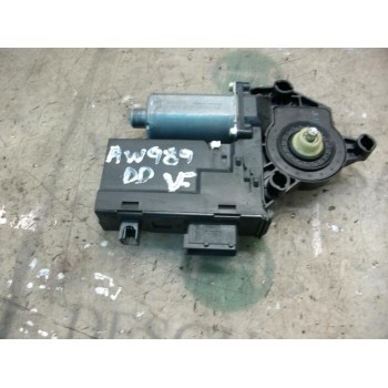 MOTOR ELEVALUNAS DELANTERO DERECHO 