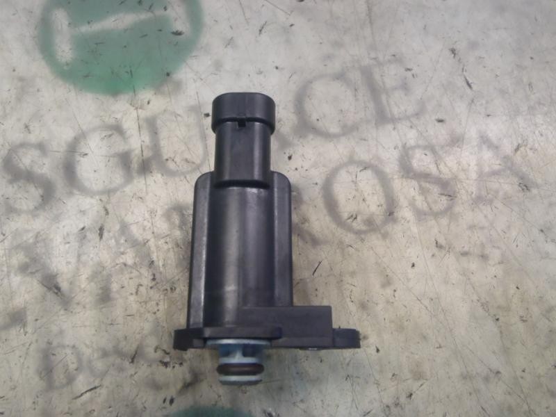 Recambio de valvula aire adicional para opel insignia berlina sport 4x4 referencia OEM IAM 12608378 12592015 