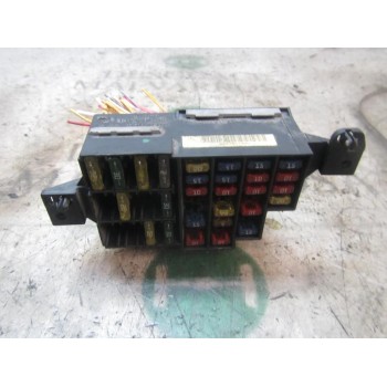 CAJA RELES / FUSIBLES 