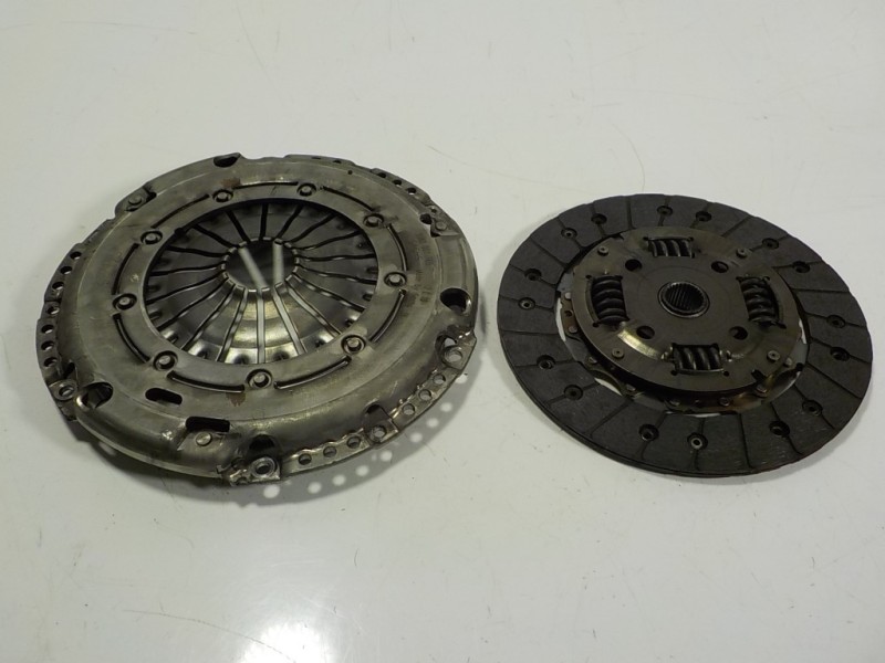 Recambio de kit embrague para skoda octavia berlina (1z3) 1.4 16v tsi referencia OEM IAM 03C141031D  