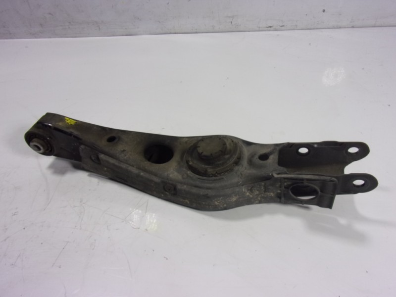 Recambio de brazo suspension inferior trasero izquierdo para hyundai santa fe essence 2wd referencia OEM IAM 55210S1051  