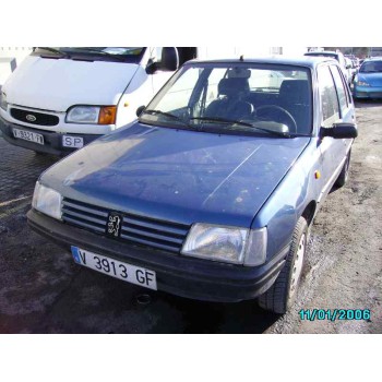 PEUGEOT 205 BERLINA