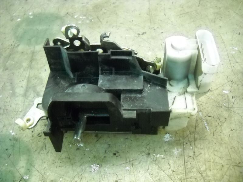 Recambio de cerradura puerta delantera derecha para fiat punto berlina (188) referencia OEM IAM 46536070  