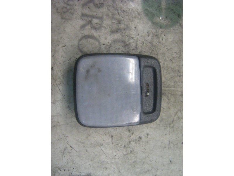 Recambio de piloto interior para nissan trade 100 referencia OEM IAM   