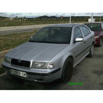 SKODA OCTAVIA BERLINA (1U2)