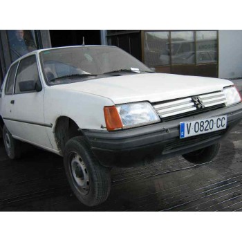 PEUGEOT 205 BERLINA