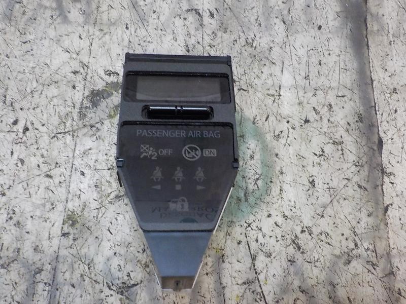 Recambio de mando multifuncion para toyota auris 1.8 16v cat (híbrido) referencia OEM IAM 8391002200 8391002200 