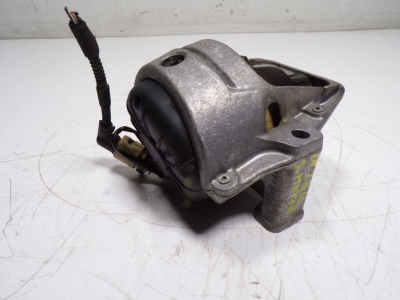 Recambio de soporte motor derecho para porsche macan (typ ) base referencia OEM IAM 8K0399151DB 8R0199381 