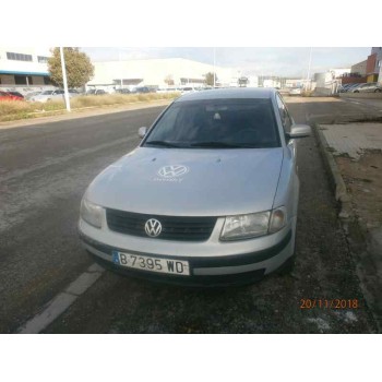 VOLKSWAGEN PASSAT BERLINA (3B2)