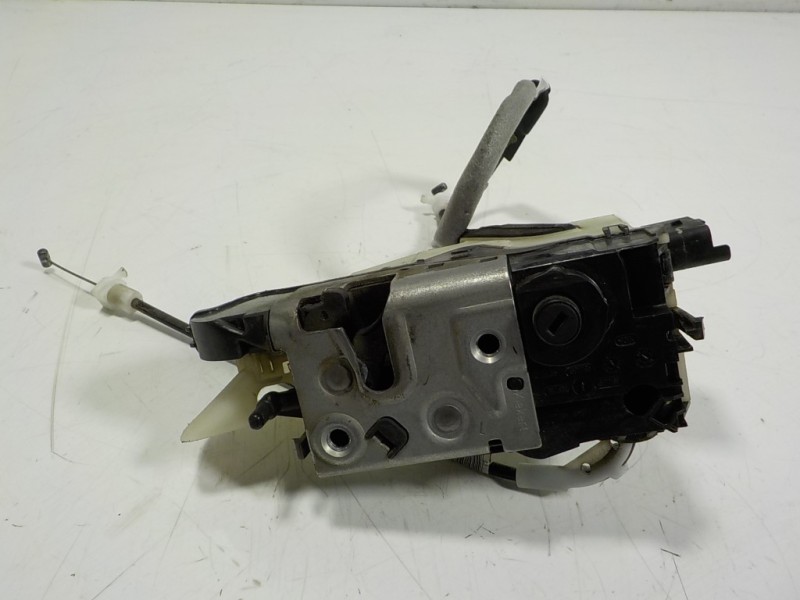 Recambio de cerradura puerta delantera izquierda para peugeot 208 1.6 blue-hdi fap referencia OEM IAM 9812500880 9812500880 