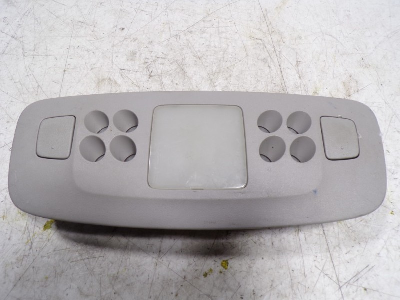 Recambio de piloto interior para lexus is200 (ds2/is2) 2.2 d-cat referencia OEM IAM 8136053010B0  