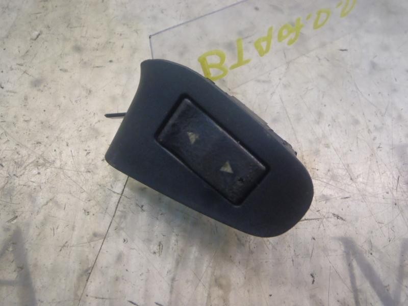 Recambio de mando elevalunas delantero derecho para fiat stilo (192) 1.6 16v referencia OEM IAM   