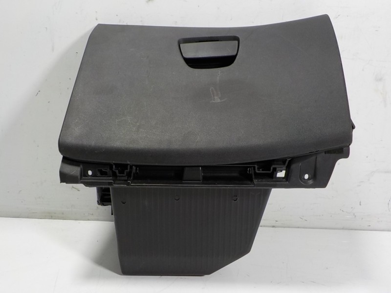 Recambio de guantera para peugeot 208 1.6 blue-hdi fap referencia OEM IAM 96728471ZD 9673811277 