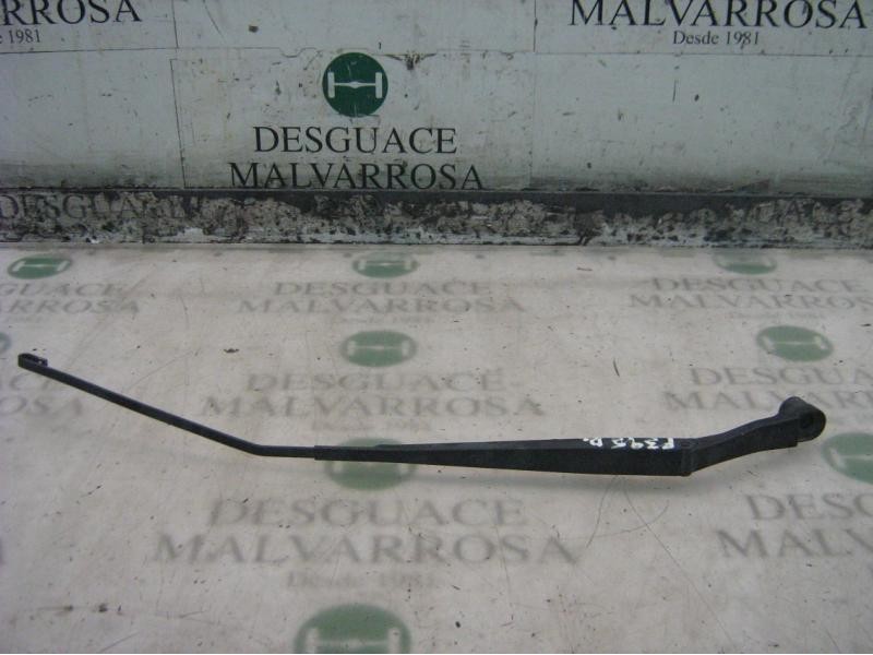 Recambio de brazo limpia delantero derecho para kia joice ls referencia OEM IAM 98302M2000  