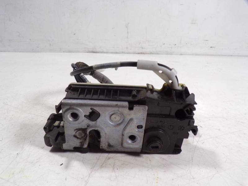 Recambio de cerradura puerta trasera derecha para peugeot 208 1.4 hdi fap referencia OEM IAM 9688079980 9688080780 