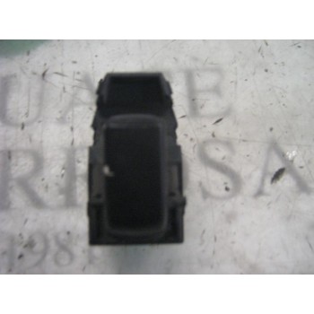 MANDO ELEVALUNAS DELANTERO DERECHO 93590M3000 620W0304 620W0304