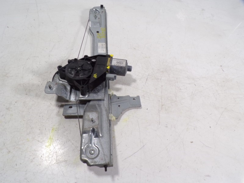 Recambio de elevalunas delantero derecho para peugeot 208 1.4 hdi fap referencia OEM IAM 9673154380 9674254380 0130822702