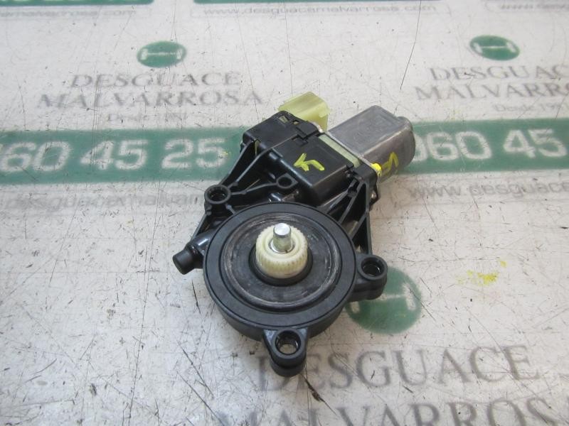 Recambio de motor elevalunas trasero derecho para ford fiesta (ccn) titanium referencia OEM IAM 1852734 8V6114553B 0130822619
