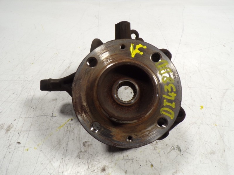 Recambio de mangueta delantera derecha para peugeot 208 1.4 hdi fap referencia OEM IAM 1607557580  