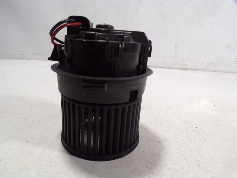 Recambio de motor calefaccion para peugeot 208 1.4 hdi fap referencia OEM IAM 1608182080 T1013140A T1013140A