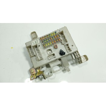 CAJA RELES / FUSIBLES 8273060110 06044B03 