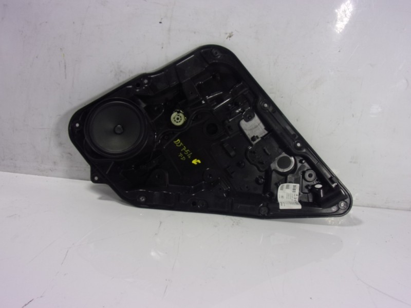 Recambio de elevalunas trasero derecho para mercedes-benz clase a (w176) 2.1 cdi cat referencia OEM IAM A1767304400 A12376600229