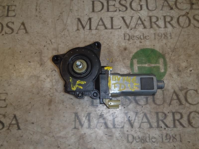 Recambio de motor elevalunas trasero derecho para kia carens (un) emotion referencia OEM IAM 834601D000  