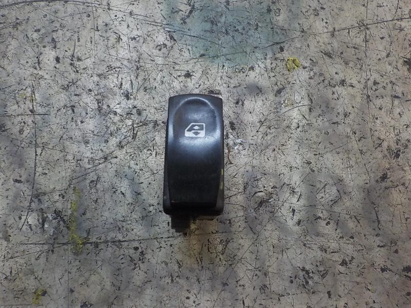 Recambio de mando elevalunas delantero derecho para renault clio iii 1.5 dci diesel referencia OEM IAM   