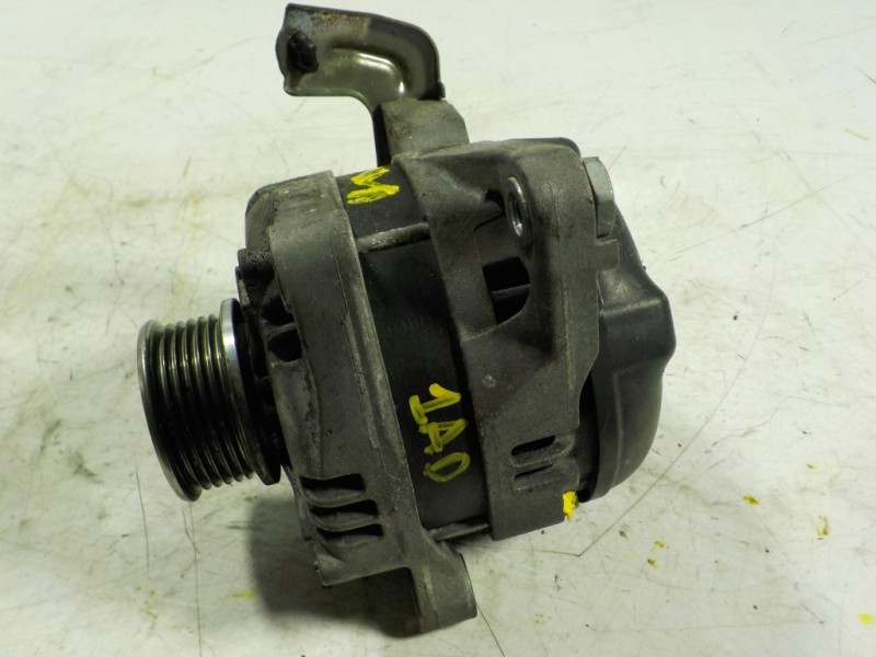 Recambio de alternador para toyota auris 1.4 turbodiesel cat referencia OEM IAM  270600N040 