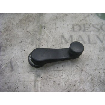 MANETA ELEVALUNAS TRASERA DERECHA 