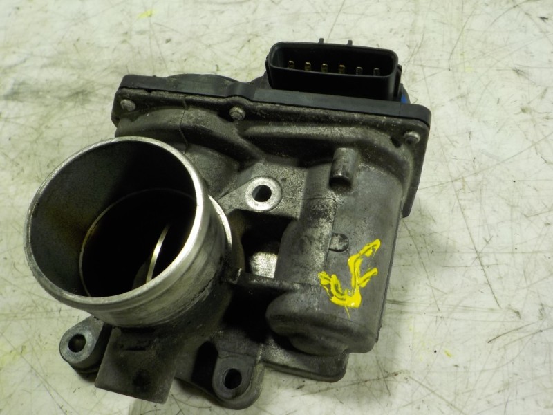 Recambio de caja mariposa para toyota auris 1.4 turbodiesel cat referencia OEM IAM  261000N030 