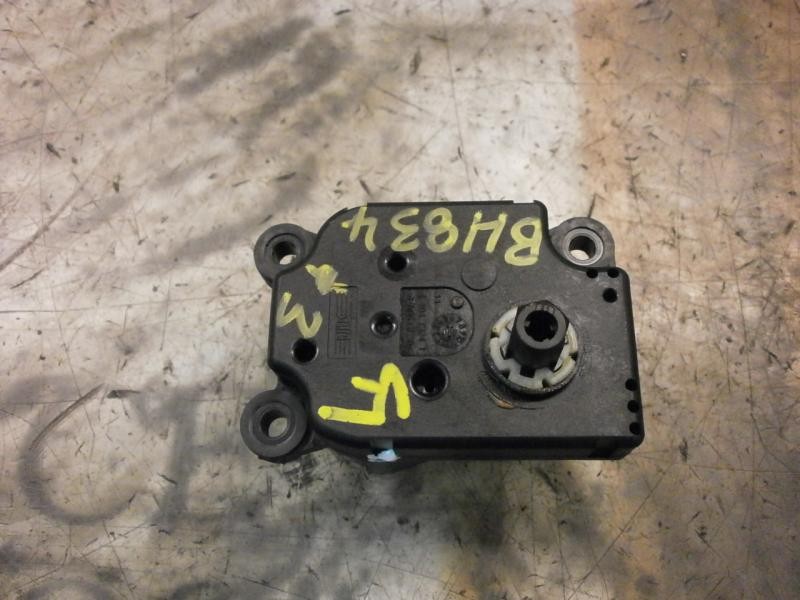 Recambio de motor apertura trampillas climatizador para bmw serie 1 berlina (e81/e87) 118d referencia OEM IAM 64119339246  