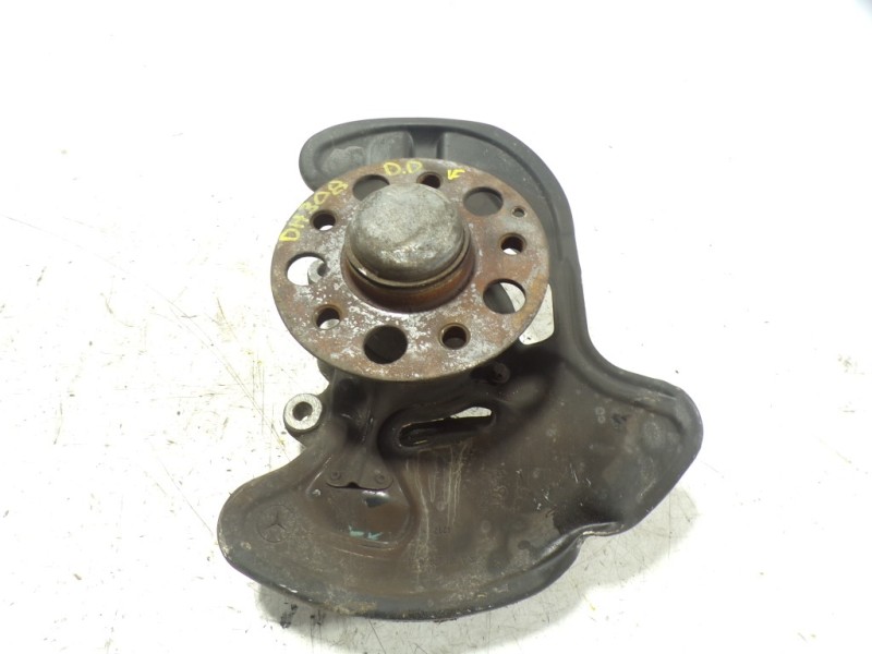 Recambio de mangueta delantera derecha para mercedes-benz clase c (w204) berlina 2.1 cdi cat referencia OEM IAM A2043320201  