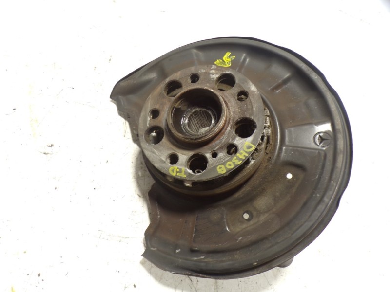 Recambio de mangueta trasera derecha para mercedes-benz clase c (w204) berlina 2.1 cdi cat referencia OEM IAM A2043503208  