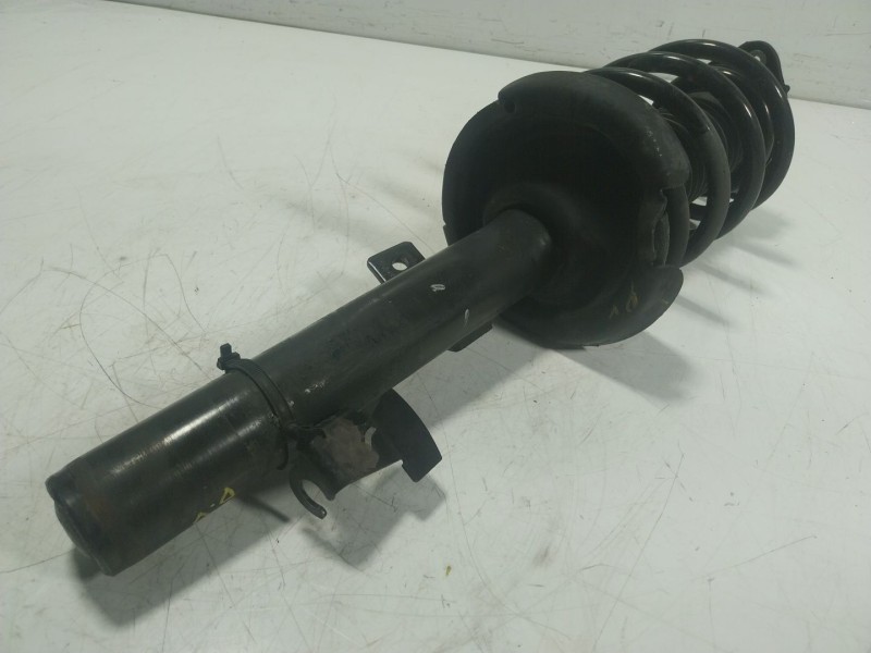 Recambio de amortiguador delantero derecho para ford kuga i 2.0 tdci referencia OEM IAM 1683578 8V4118045EA 