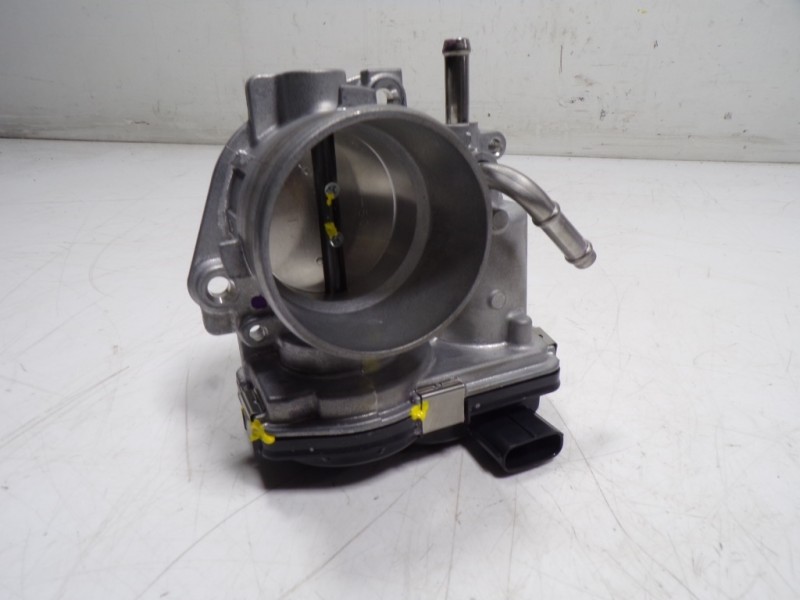 Recambio de caja mariposa para toyota yaris cross 1.5 vvti 16 v 55 kw referencia OEM IAM 22030F3030 22030F3030 