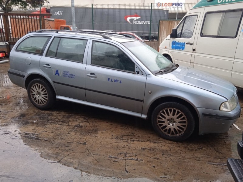 skoda octavia combi (1u5) del año 2004