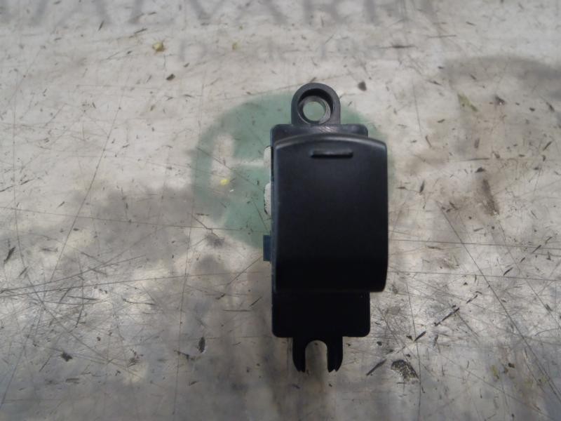 Recambio de mando elevalunas trasero derecho para nissan note 1.2 cat referencia OEM IAM 254111FA0A  