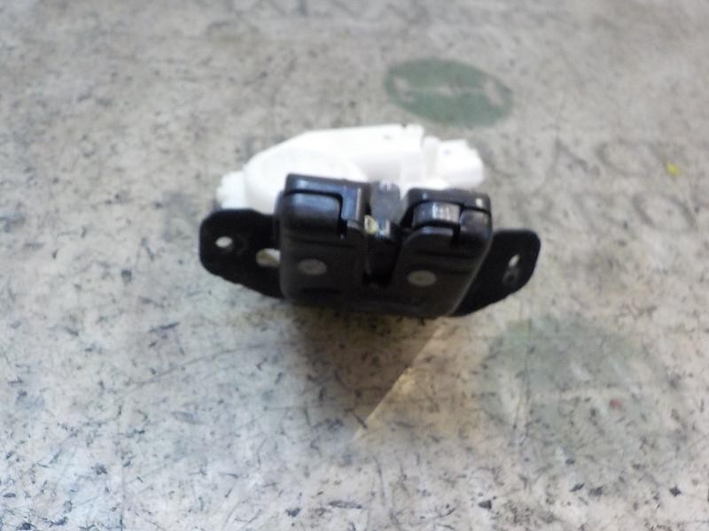 Recambio de cerradura maletero / porton para toyota auris hybrid business referencia OEM IAM 6935002090  