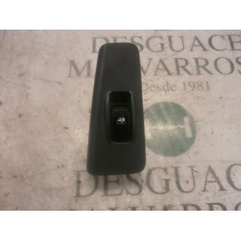 MANDO ELEVALUNAS TRASERO DERECHO 935802F500GW 935782D000 035802F500