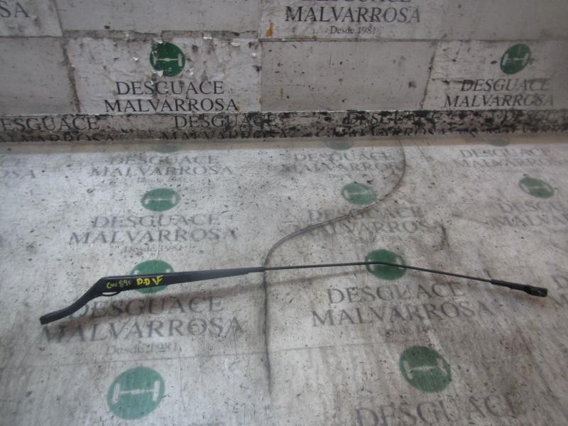 Recambio de brazo limpia delantero derecho para peugeot 207 xs pack referencia OEM IAM 6429AN  