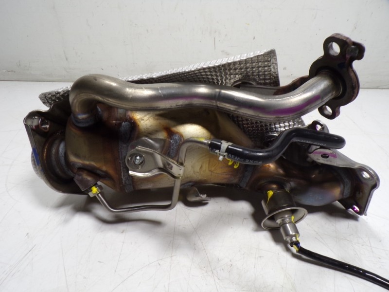 Recambio de filtro de particulas para toyota yaris cross 1.5 vvti 16 v 55 kw referencia OEM IAM 17140F3010  