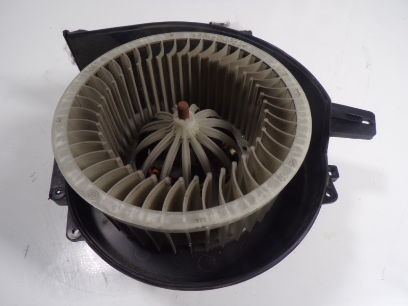 Recambio de motor calefaccion para skoda fabia 1.0 mpi referencia OEM IAM 6R1819015A  