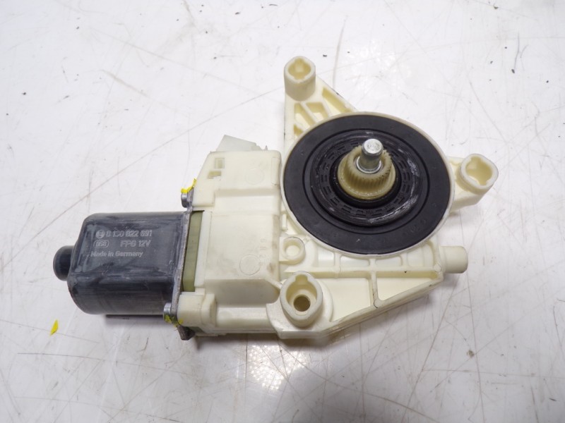 Recambio de motor elevalunas delantero derecho para infiniti q30 1.6 16v cat referencia OEM IAM 807305DM0A A2469065200 013082269