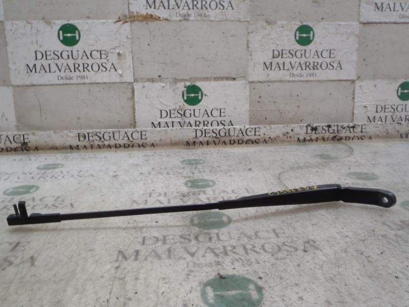 Recambio de brazo limpia delantero derecho para peugeot 407 st sport referencia OEM IAM   